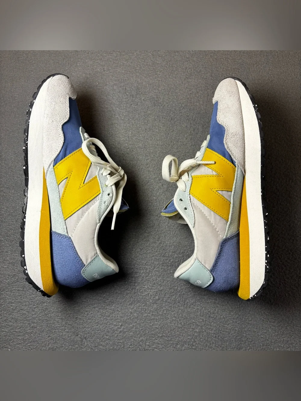 New Balance 237 women’s sneakers in blue, yellow, size 7 - Picture 5 of 9